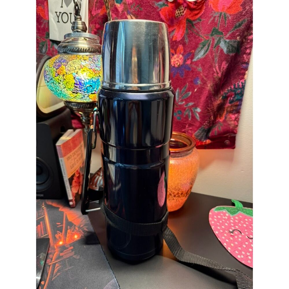 USED in Good Condition: Thermos 68 oz/ 2L Stainless King Insulated Bottle SK2020